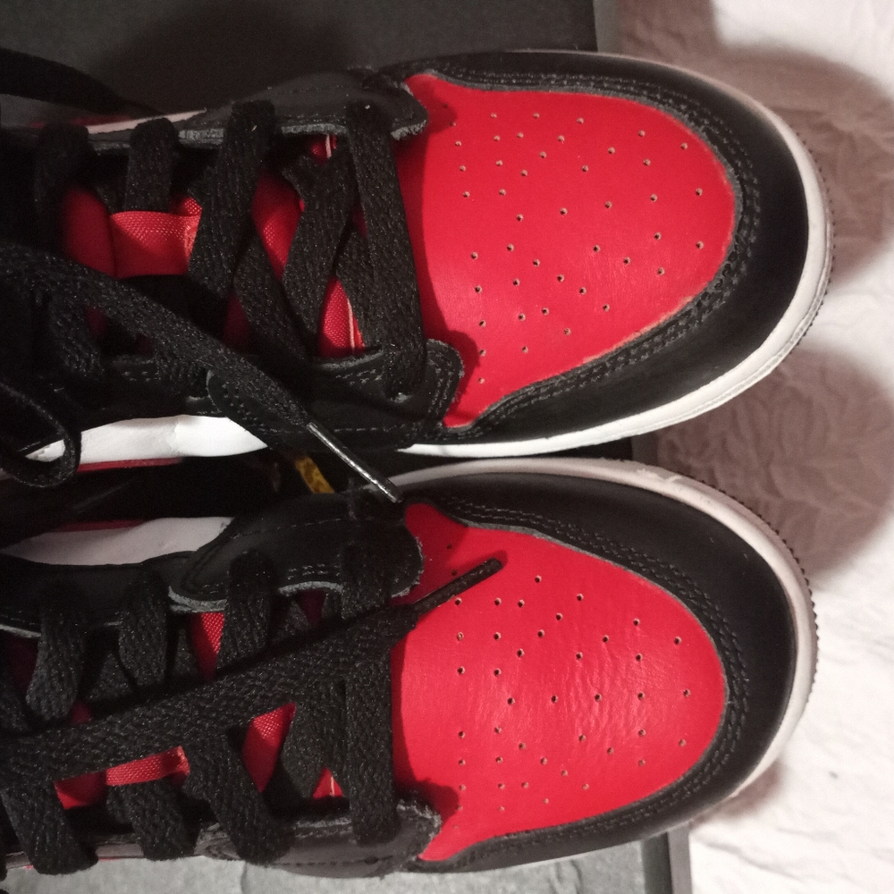 Nike Air Jordan 1 Mid 6Y(7.5 women) 🚺 - Picture 7 of 15